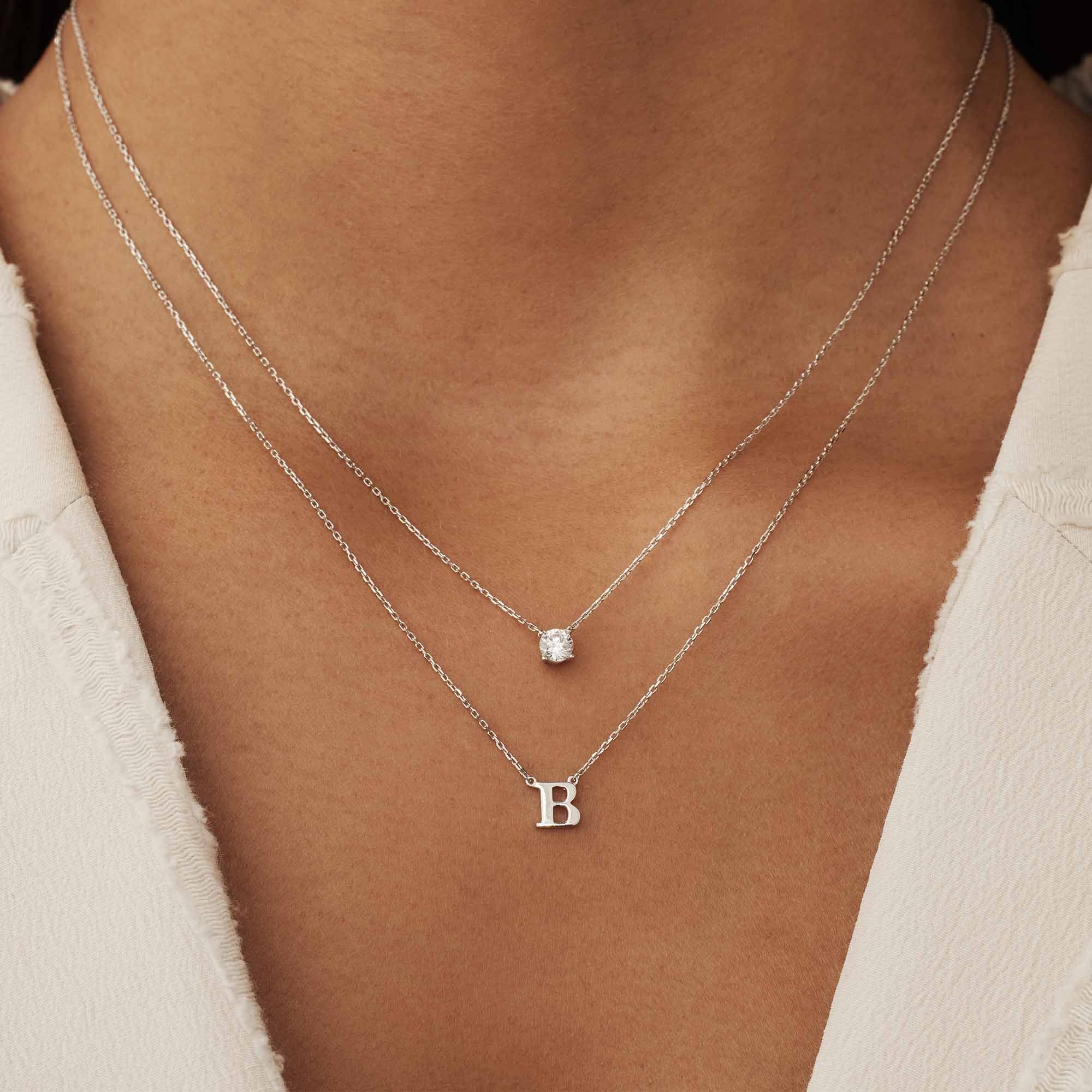 Saint Germain Chloé 14 karat white gold initial collier with letter - Image 4