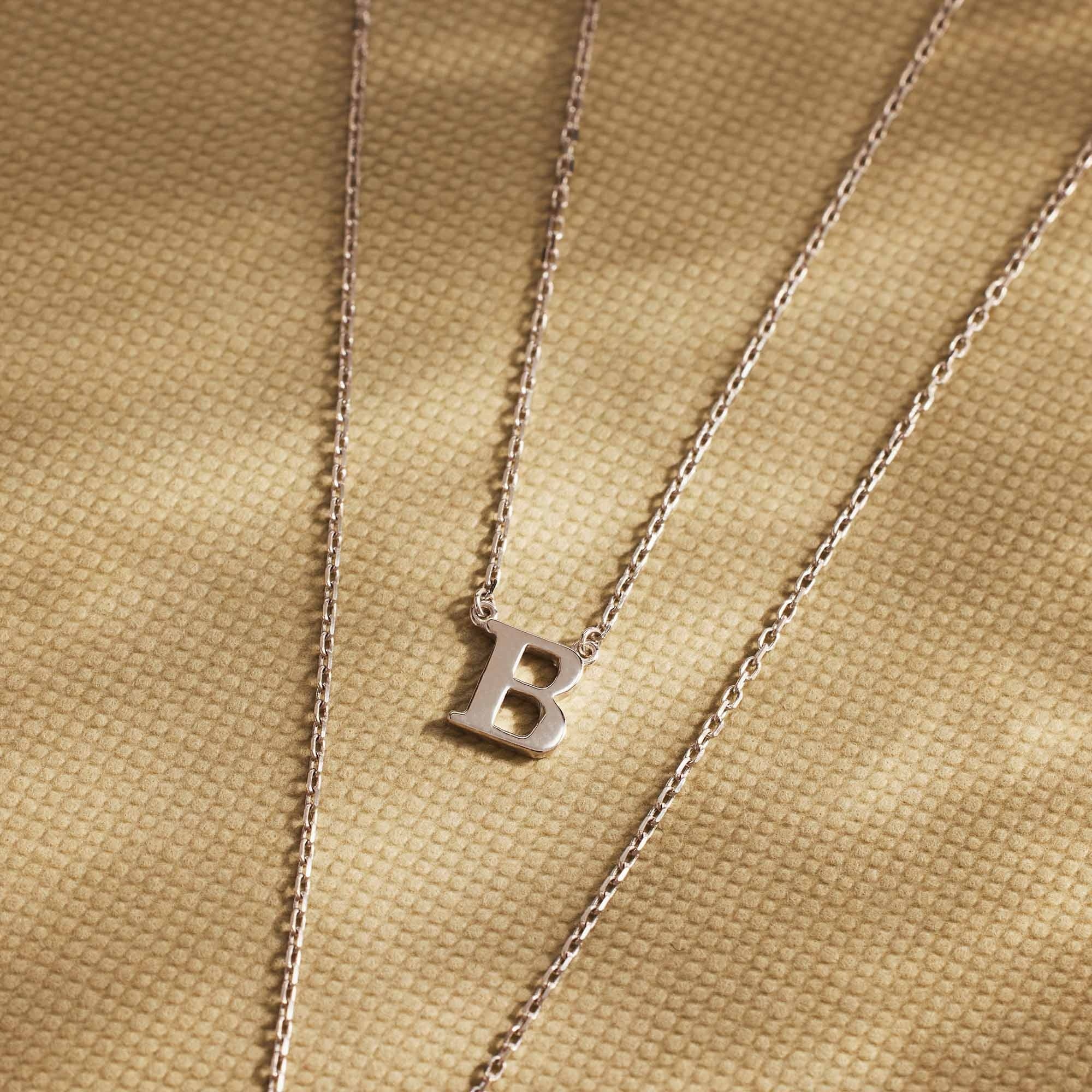 Saint Germain Chloé 14 karat white gold initial collier with letter - Image 6