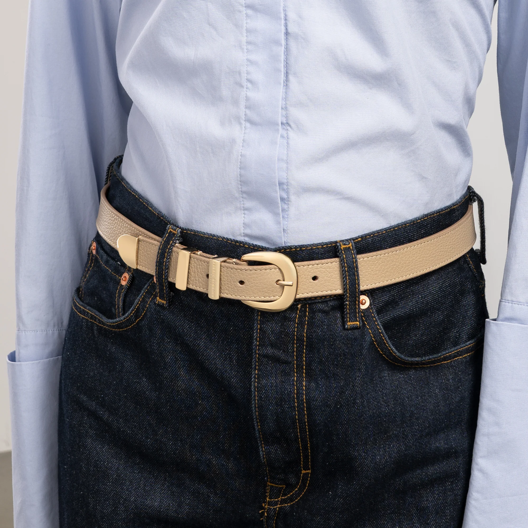 Rêveur Mathilde Taupe calfskin belt with gold-coloured buckle - Image 2