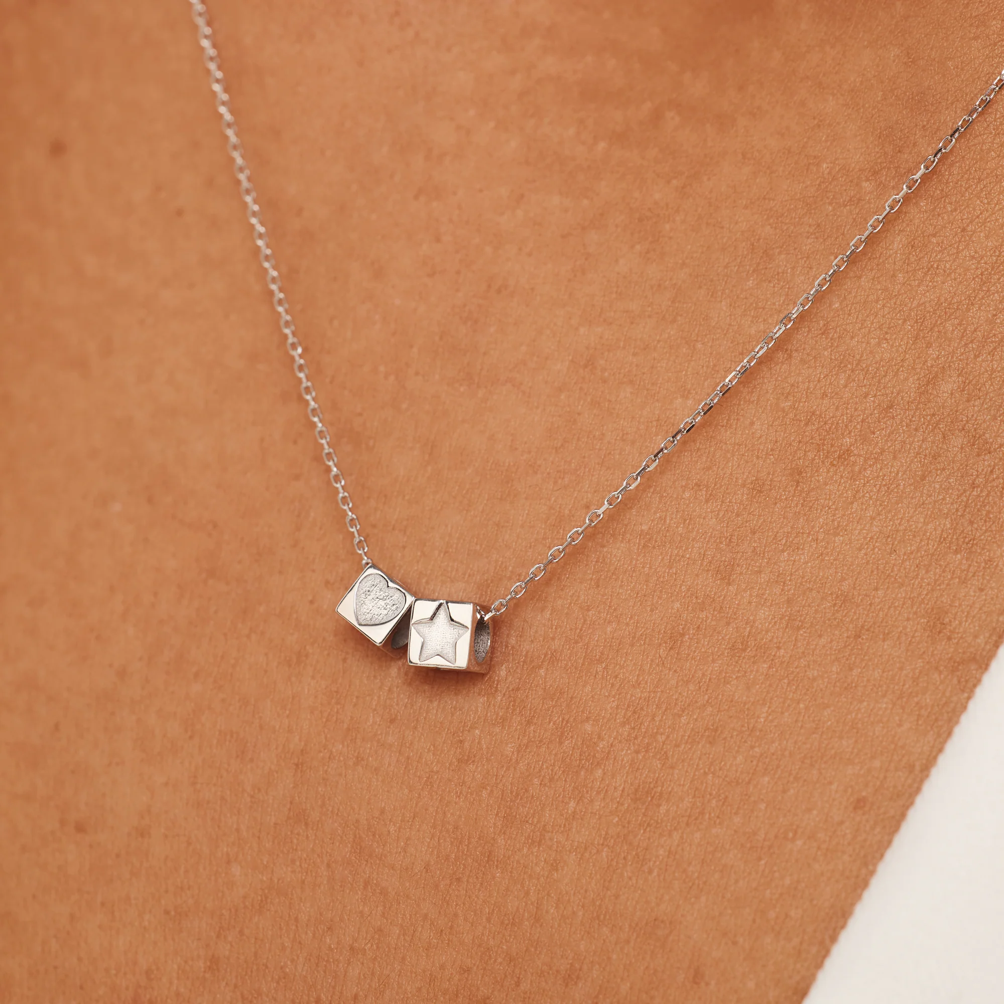 Saint Germain Felie 14 karat white gold cube charm with star - Image 3