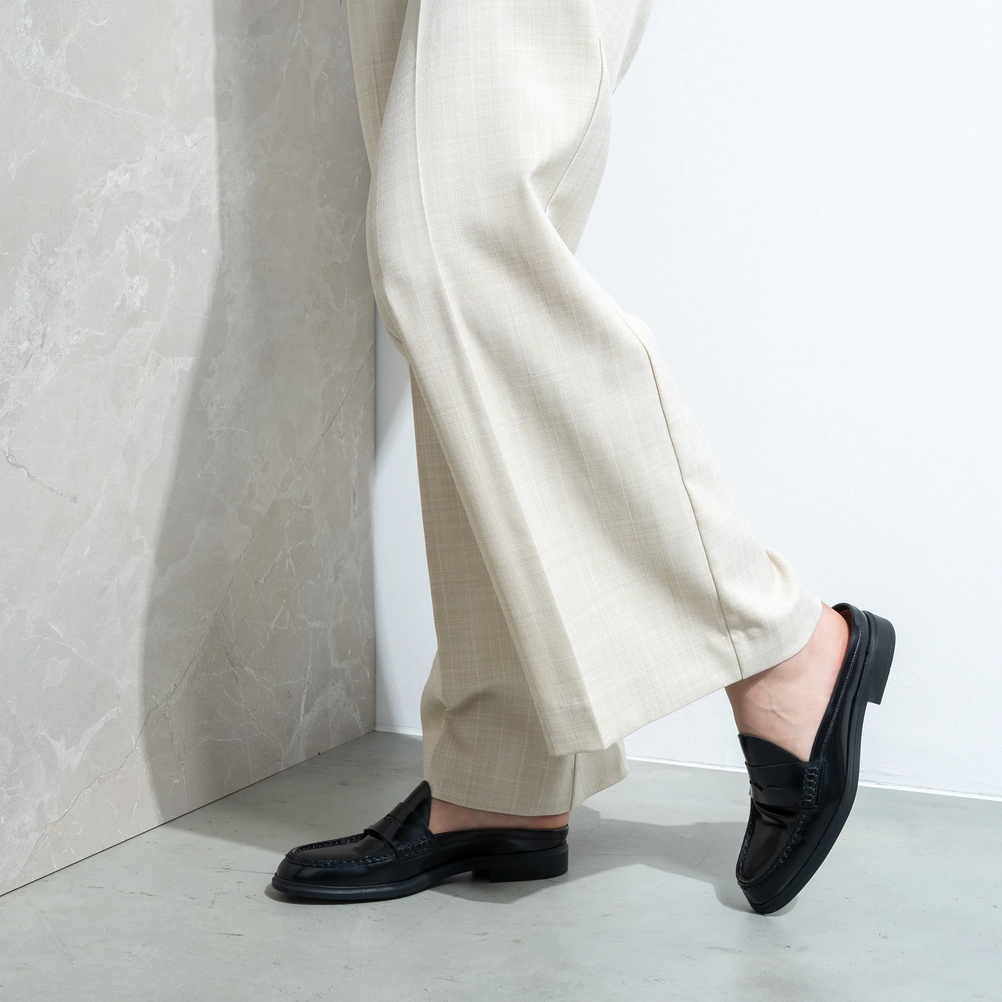 Vendôme Blandine black spazzolato leather mules - Image 4