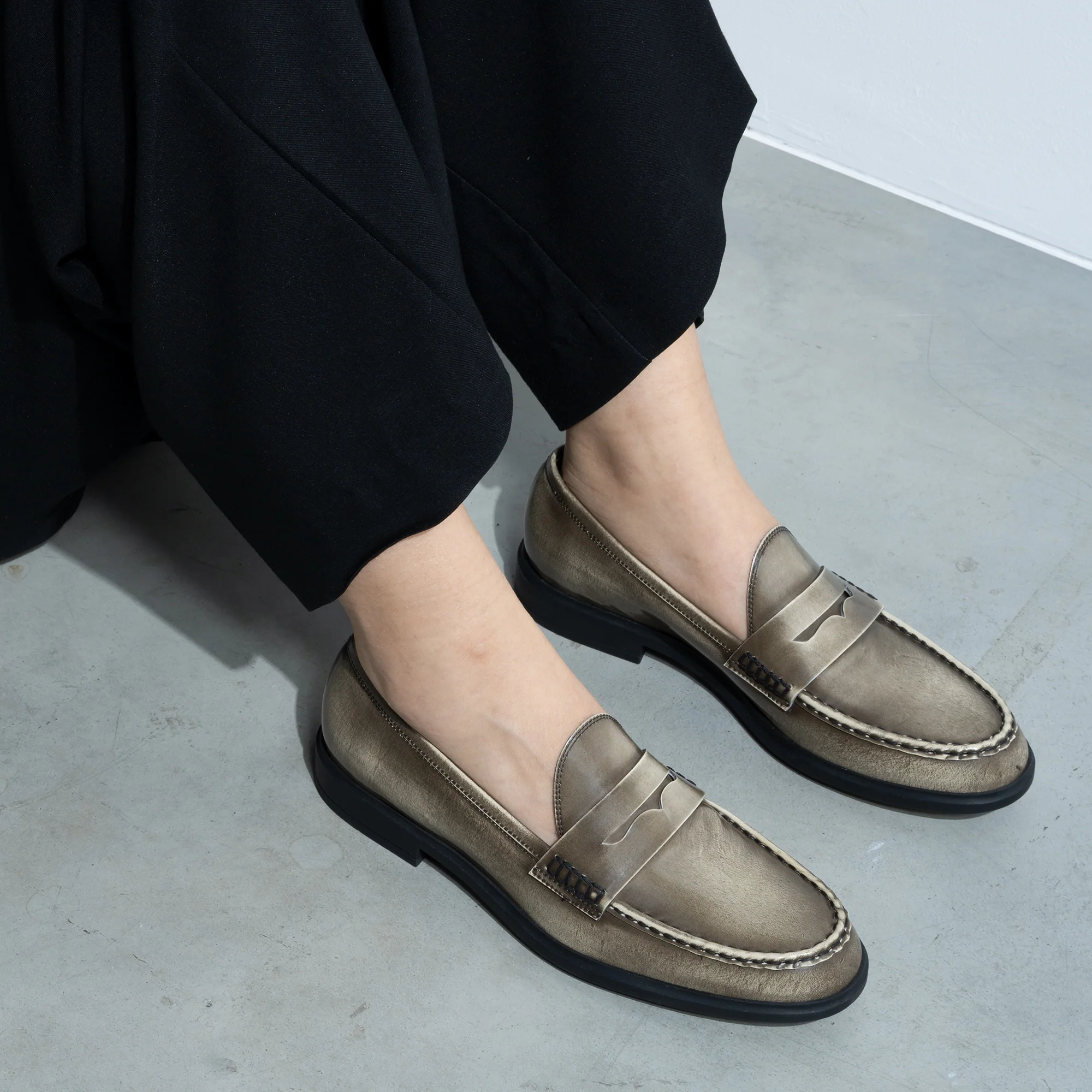 Vendôme Blandine cream spazzolato leather loafers - Image 2
