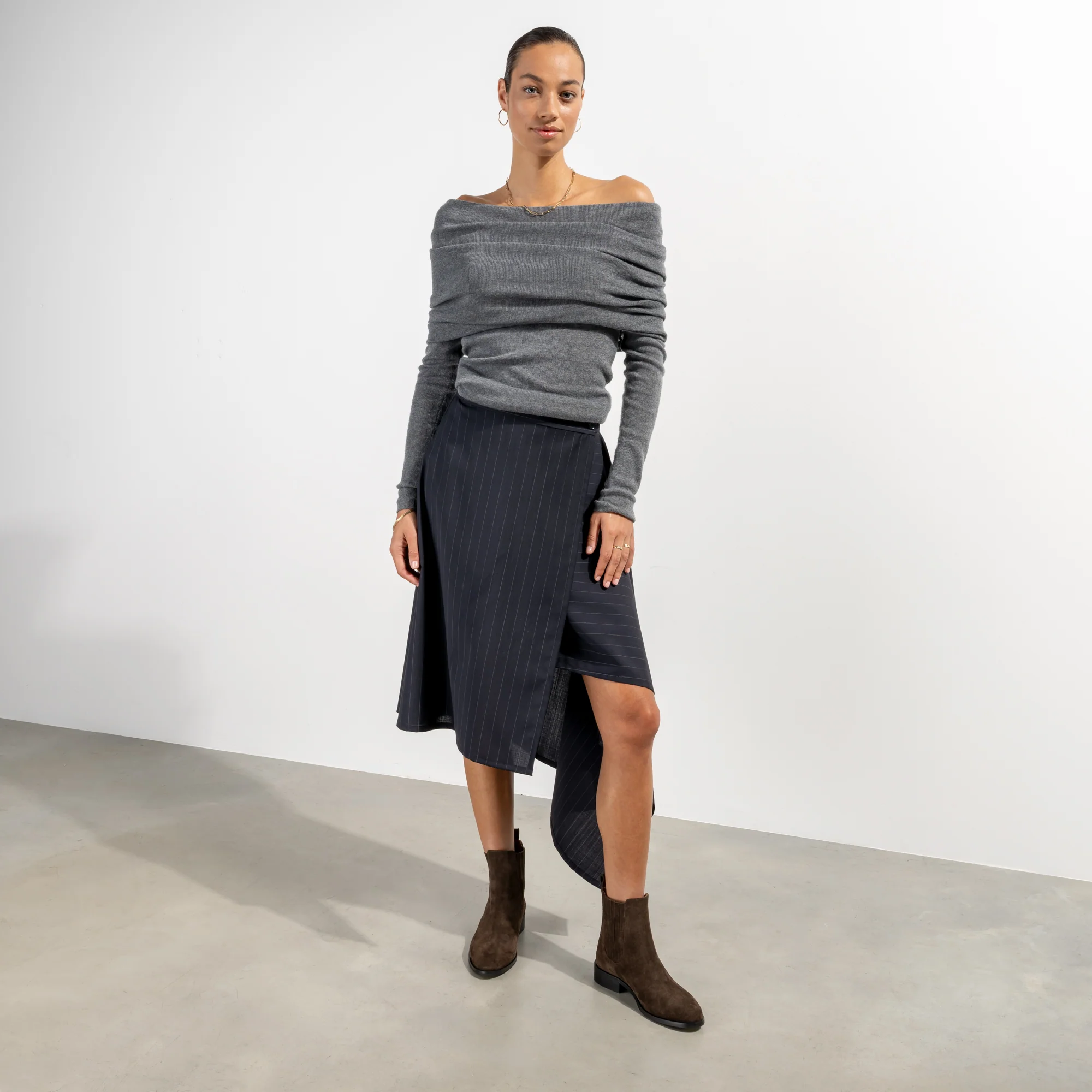 Vendôme Chey Brown Suede Leather Chelsea Boots - Image 3